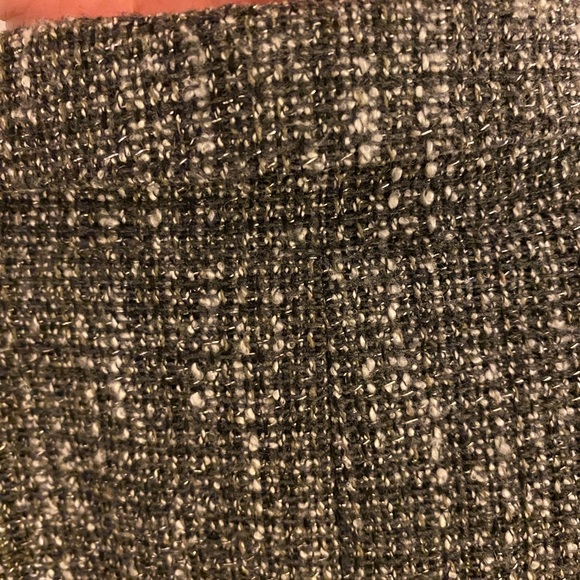 Coldwater Creek size 10 petite gray blazer. 2 front snap buttons. Tweed. - Picture 9 of 13